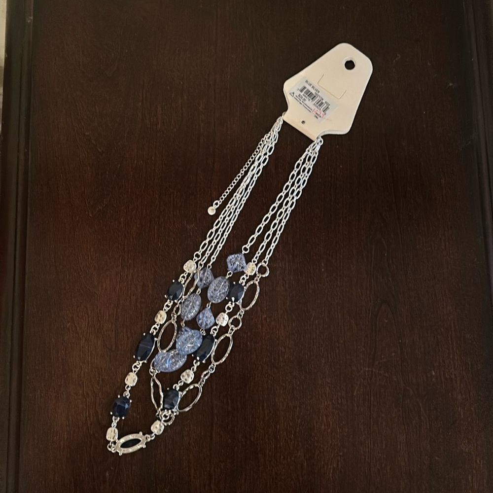 NWT ladies necklace
